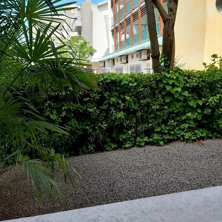 Villa Ca'Bianca - Guest Rooms Gasthof Bibione