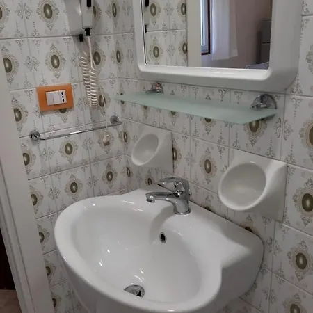 Gasthof Villa Ca'Bianca - Guest Rooms *