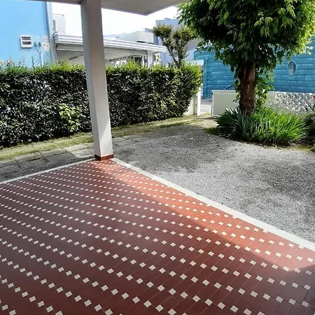 Villa Ca'Bianca - Guest Rooms Gasthof Bibione